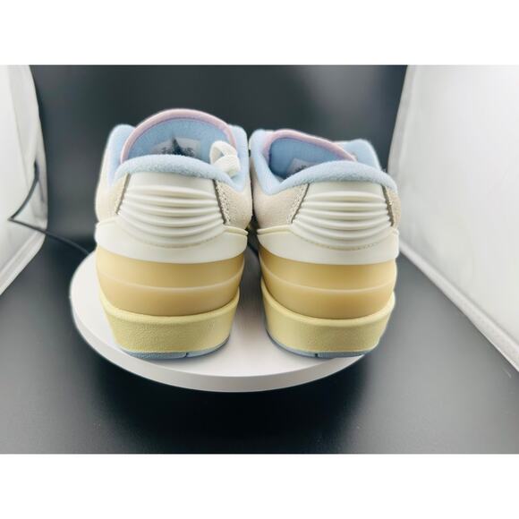 Nike Air Jordan Wmns Air Jordan 2 Low Look, Up in the Air DX4401-146 Sz 5 - Picture 3 of 6